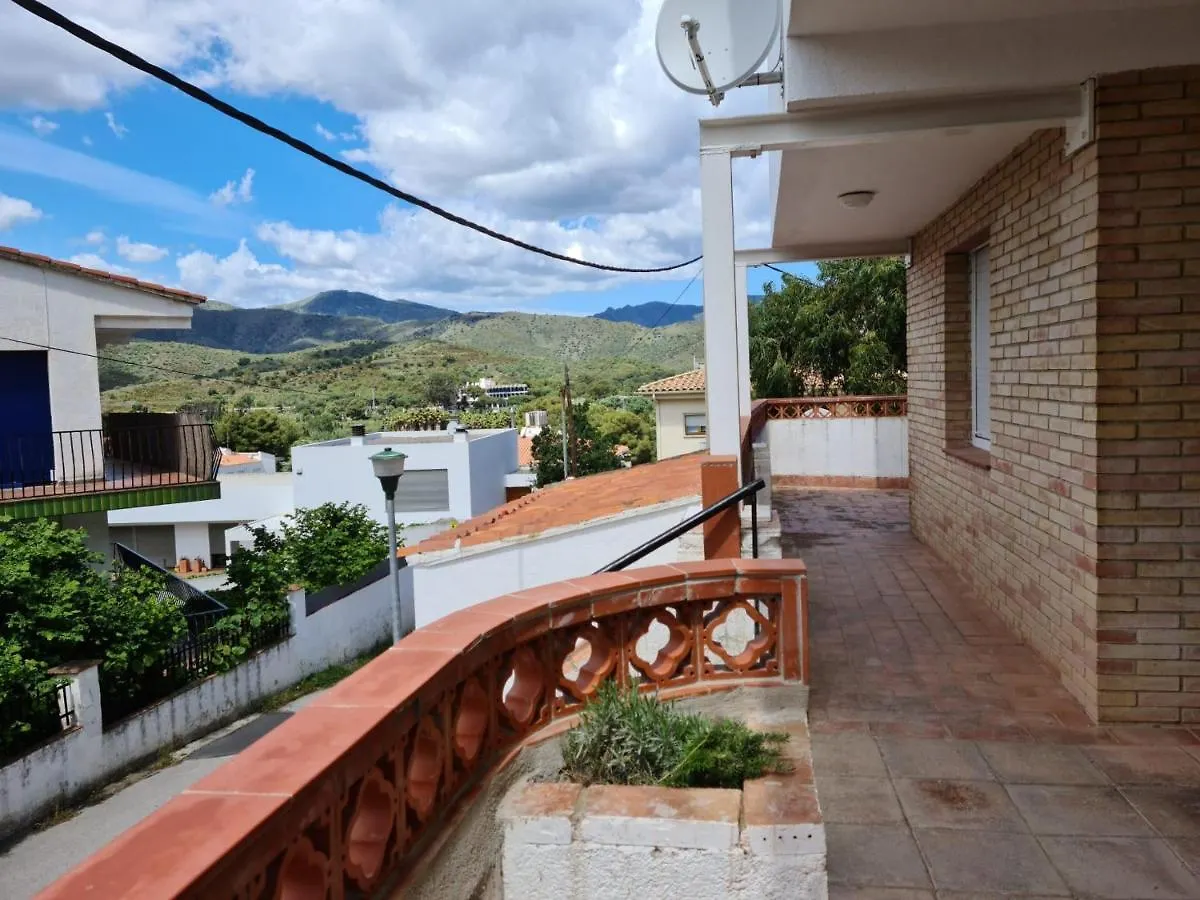 Сasa de vacaciones Villa Casa Ferrer - Casa Grande De Ambiente Familiar En Llanca, Cerca De La Playa Y Del Puerto.. - Es-228-64