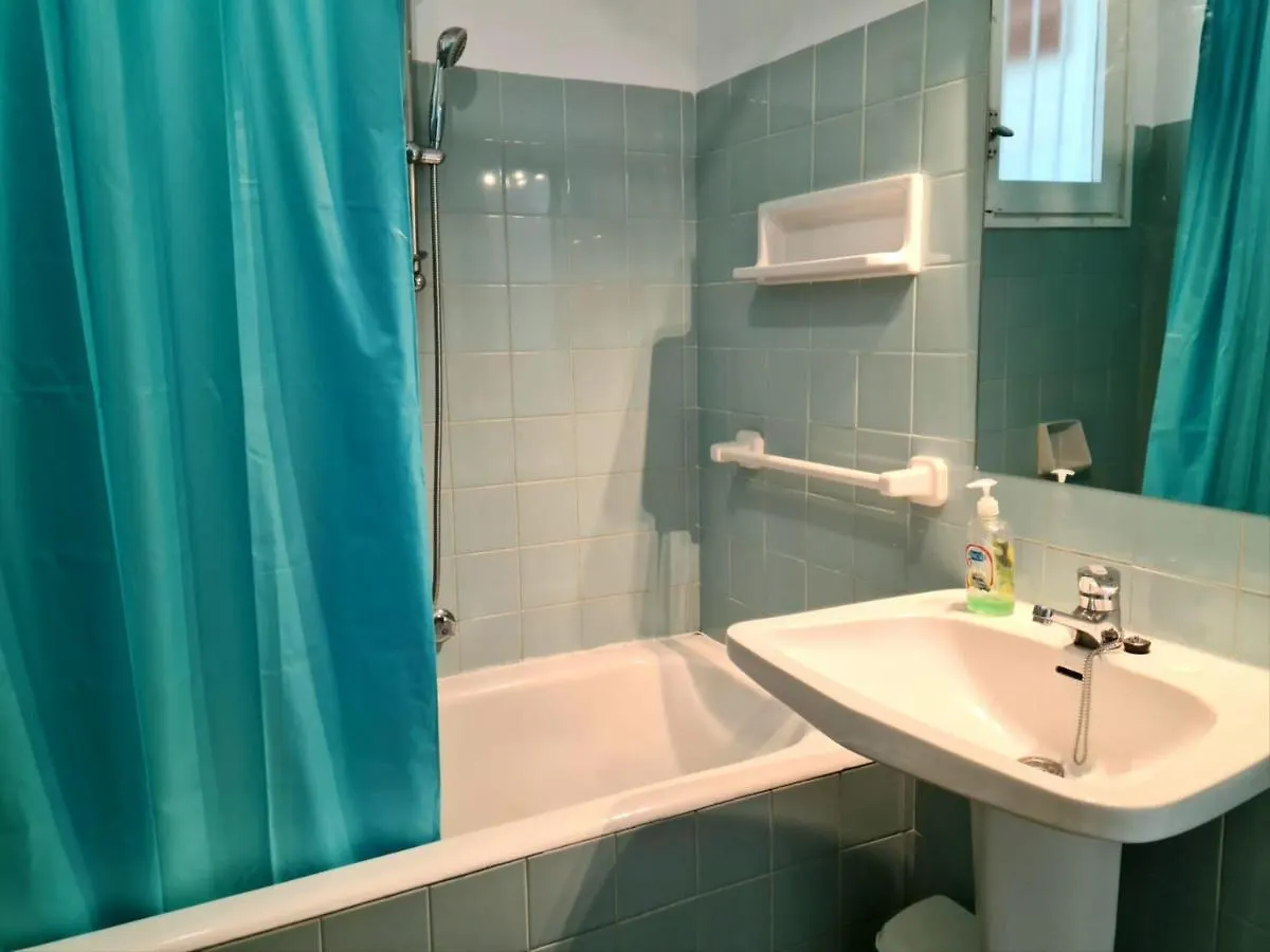 Сasa de vacaciones Villa Casa Ferrer - Casa Grande De Ambiente Familiar En Llanca, Cerca De La Playa Y Del Puerto.. - Es-228-64
