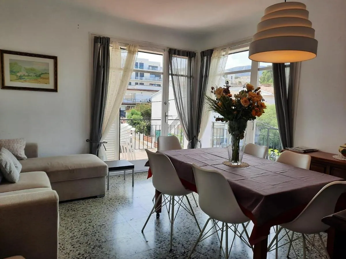 Сasa de vacaciones Villa Casa Ferrer - Casa Grande De Ambiente Familiar En Llanca, Cerca De La Playa Y Del Puerto.. - Es-228-64 España